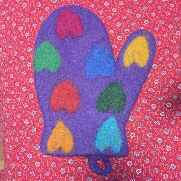Ganesh Himark Trading Purple Heart Felt Wool Oven Mitt Boho Artisan Handmade - Picture 4 of 4